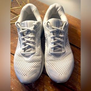 Women’s Size 10 Brooks Ghost 10 Running Shoes
